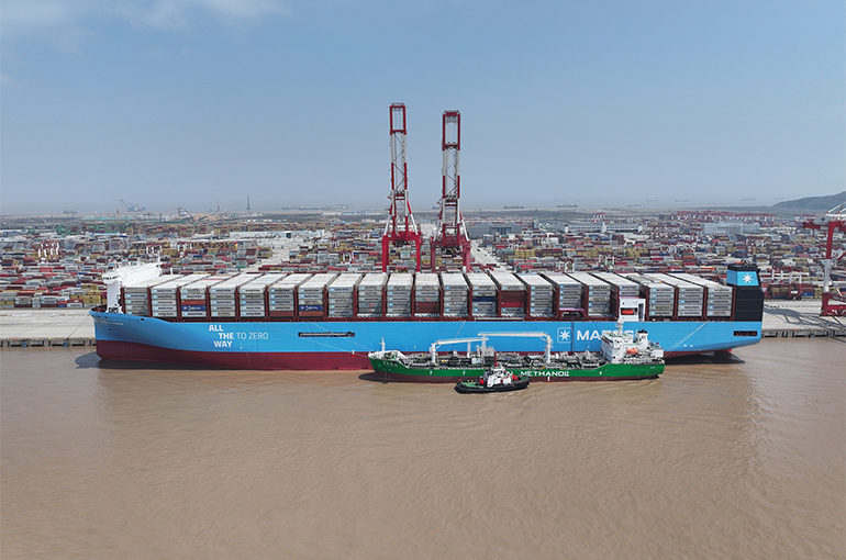 Port of Shanghai Carries Out China's First Ship-to-Ship Methanol Refueling