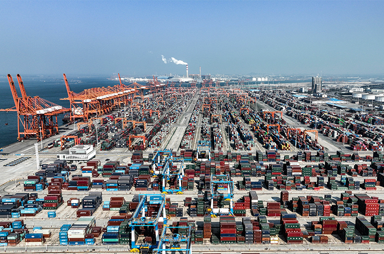 China's Foreign Trade to Hold Onto Growth in First Half, Vice Minister Predicts