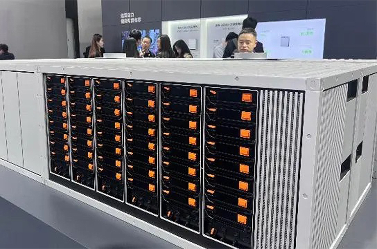 Over 500 Firms Attend Energy Storage Expo in Beijing