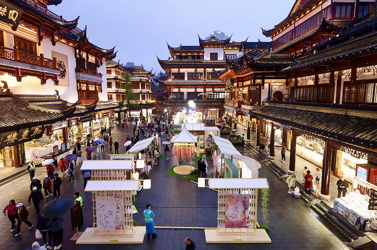 Shanghai’s Yuyuan Garden Lights Up for Lantern Show