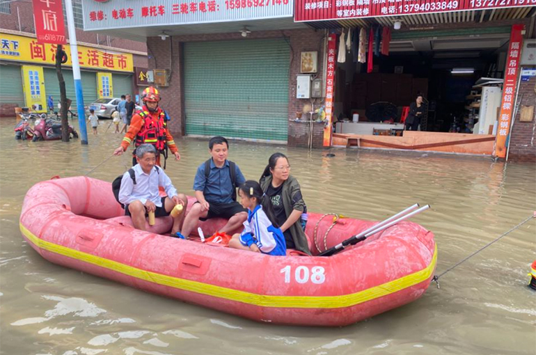 Tens of Thousands Are Evacuated After Floods Hit China’s Guangdong Province