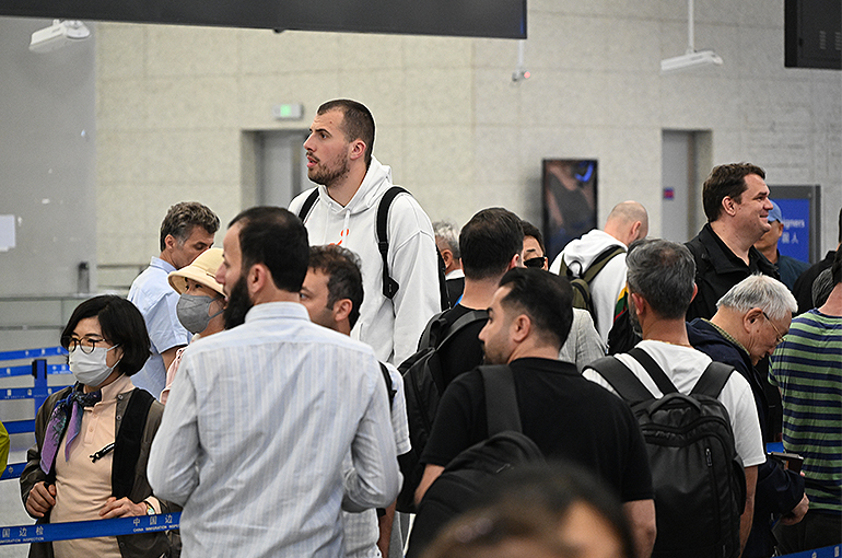 Shanghai Welcomes Over 100,000 Overseas Tourists Over Labor Day Holiday