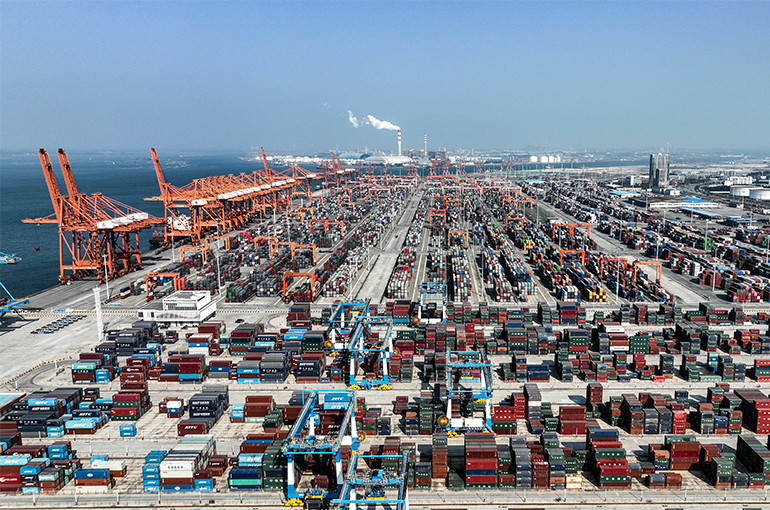 China’s Trade Gets Back to Growth in April, Expanding 4.4%