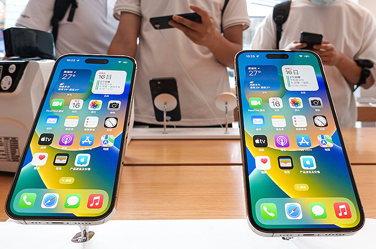 Apple Cuts iPhone Prices by Over 20% in China