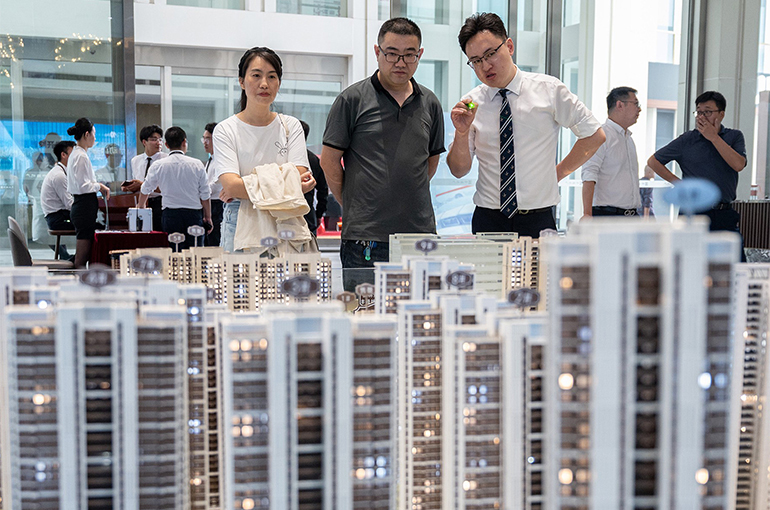 Shanghai New Home Inquiries Jump Over Holiday After Housing Policy Eased