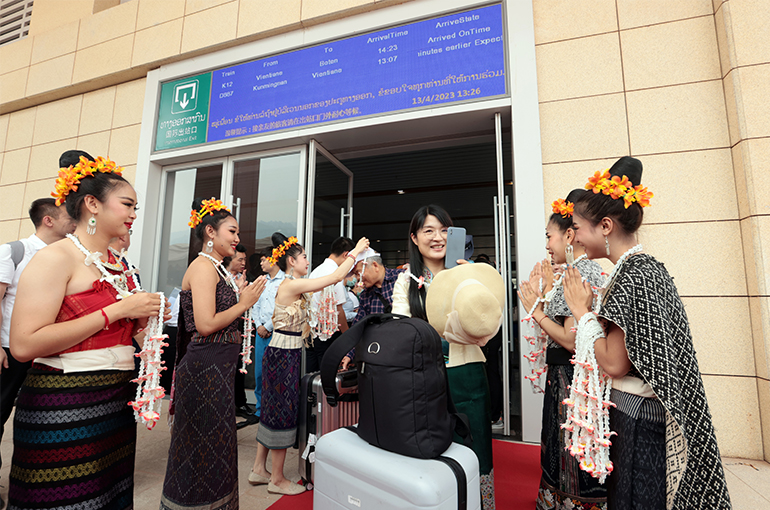 Laos to Welcome Visa-Free Group Tours From China