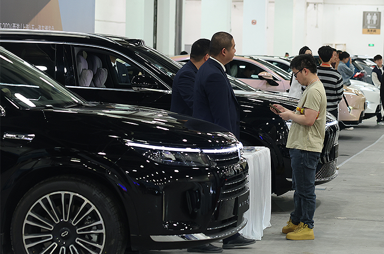 China Urges Cities to Ease Car Purchase Curbs, Take Other Measures to Spur Consumption