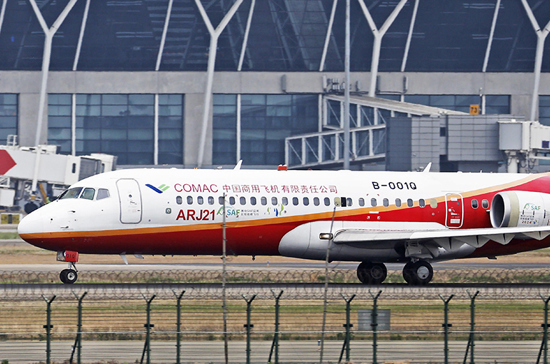 China's ARJ21 Makes First Commercial High-Plateau Flight