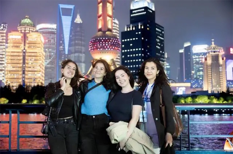 Visa Waivers Give China's Inbound Tourism a Three-Fold Boost in First Half