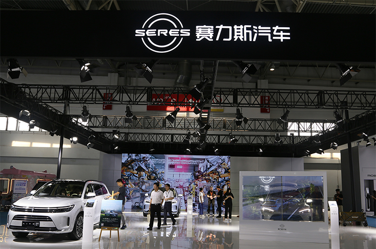 Chinese EV Maker Seres Makes First Profit on Surging Sales of Huawei Co-Developed Cars