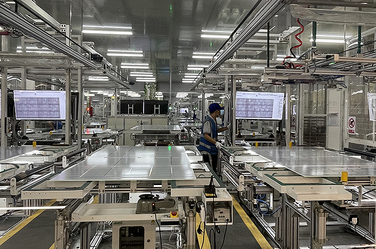 China's Jinko Gains on Plan to Set Up USD990 Million Solar JV With Two Saudi Partners
