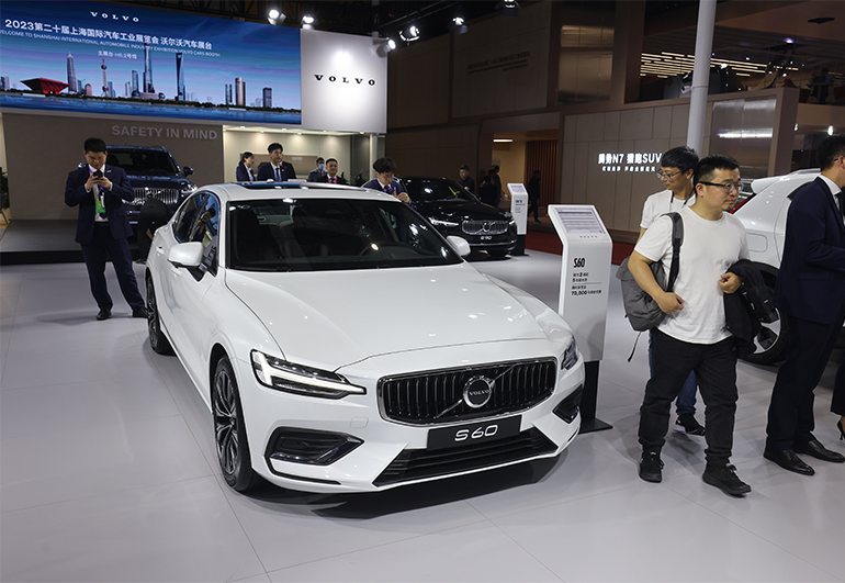 Volvo’s China Sales Slump 31% in July Amid Lower Fuel Car Sales