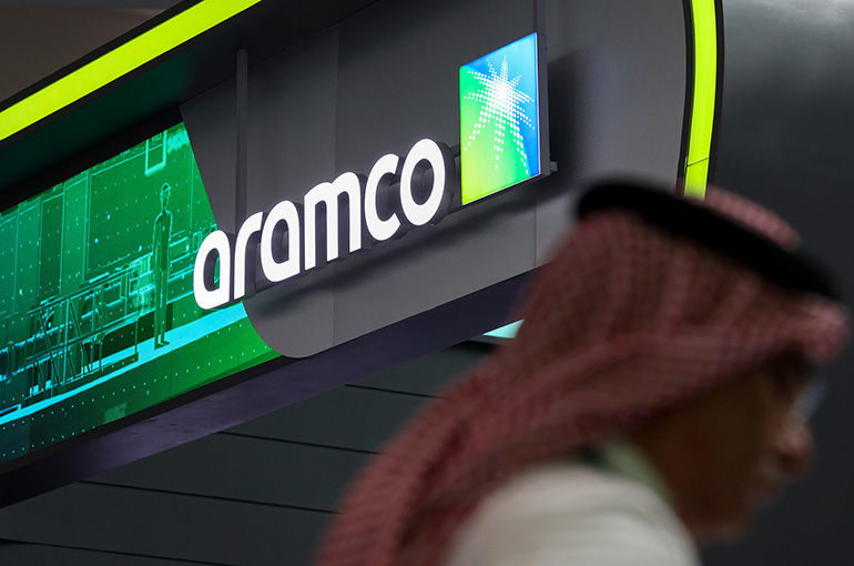 Chinese Firms Deliver Massive Offshore Oil, Gas Rig to Saudi Aramco