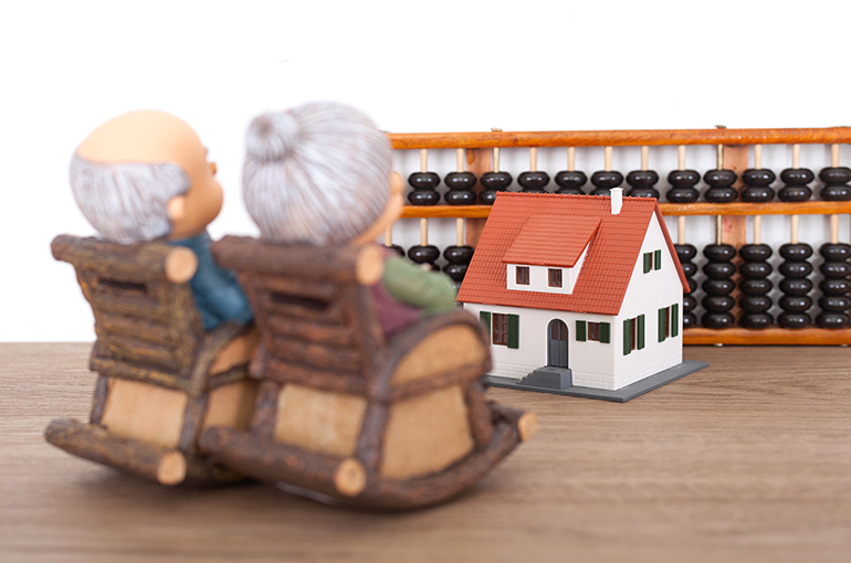 Shanghai Explores Setting Up Home Revamp Fund to Ensure Upkeep of Aging Buildings