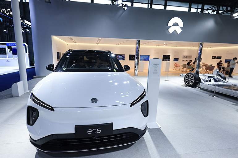 Nio’s Shares Jump After Chinese EV Startup Shrinks Loss, Doubles Revenue in Second Quarter