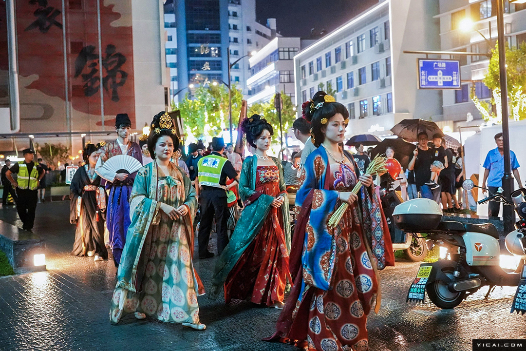 [In Photos] China Celebrates Mid-Autumn Festival