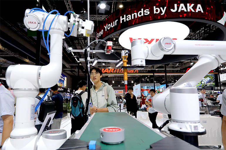 Cutting-Edge Tech Go on Display at 24th China International Industry Fair