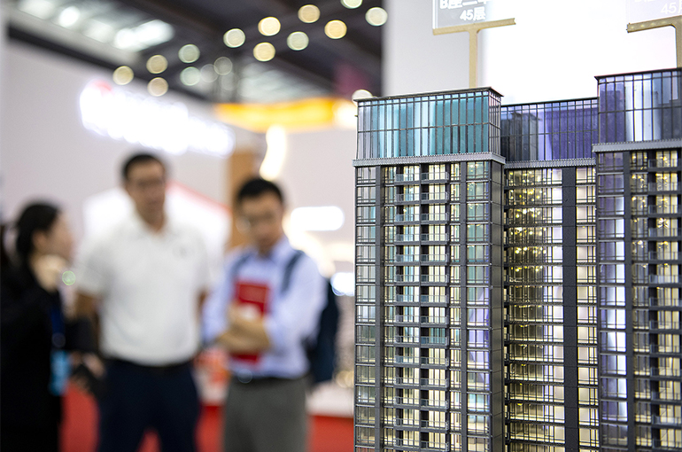 Shenzhen Housing Project Sells Out in a Day After China Took Steps to Buoy Property Market