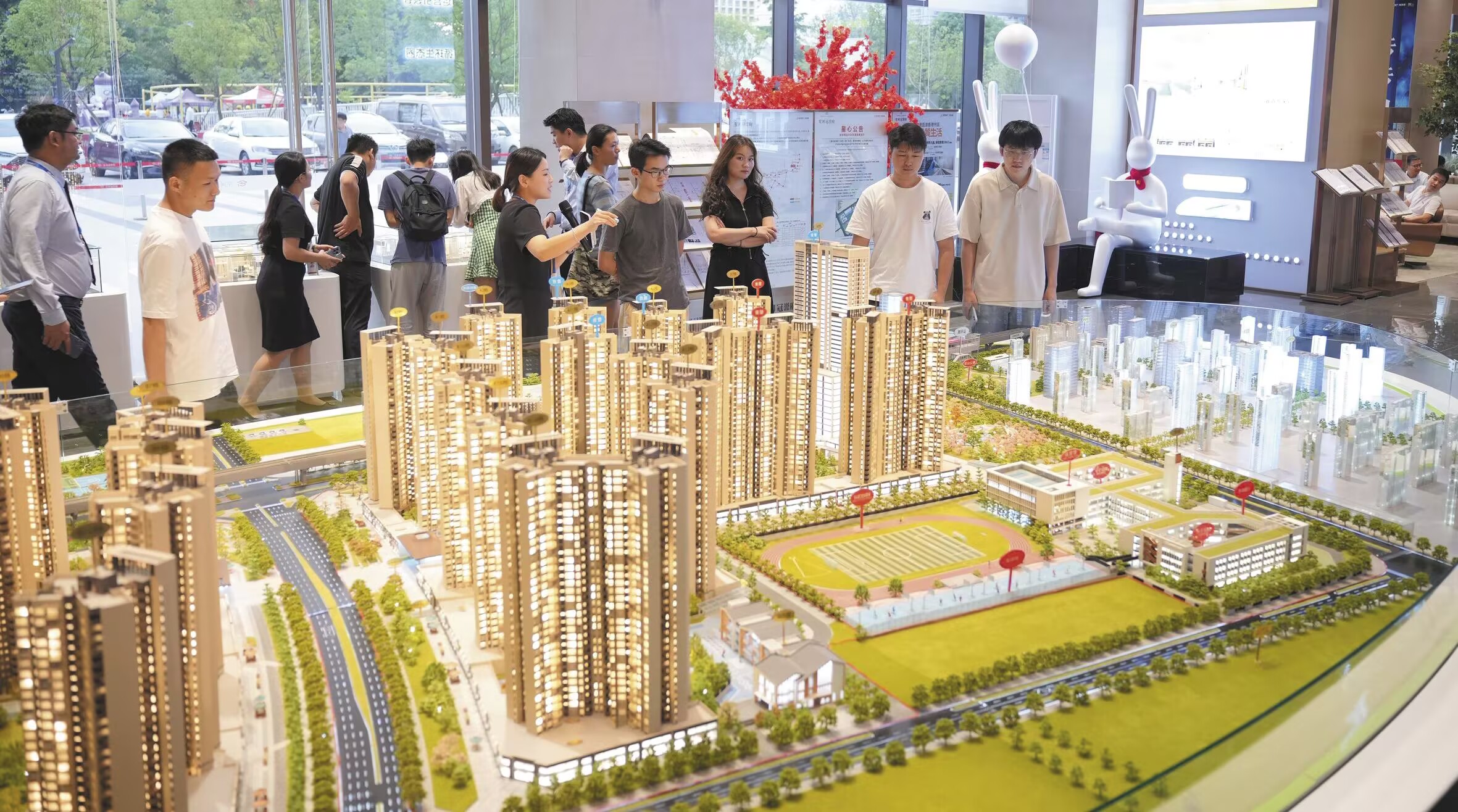 Shenzhen Home Sales Are Forecast to Rebound After China Policy Easing