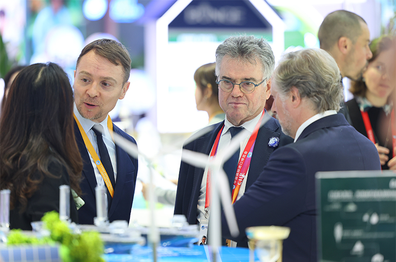 Global Business Leaders Hail Range of Opportunities at CIIE