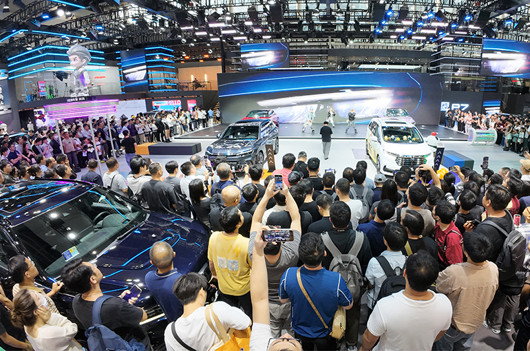 Auto Guangzhou 2024 Trends: Hybrids, Cheap Smart Cars