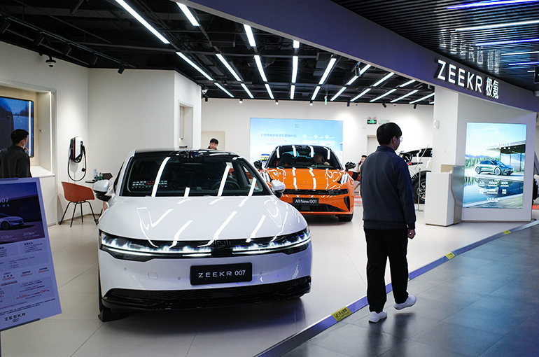 Chinese EV Maker Zeekr Says R&D Costs to Fall by Up to 20% After Lynk & Co Merger