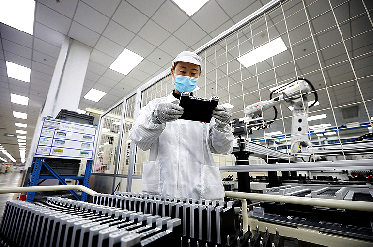 China’s Sunwoda, XTC Ally on Developing Solid-State Batteries