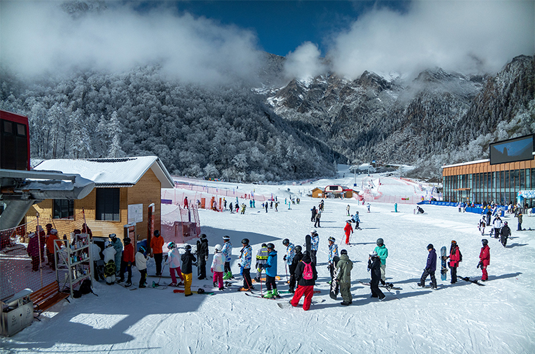 China’s Warm, Southern Regions Gain Traction in Ice, Snow Tourism Sector