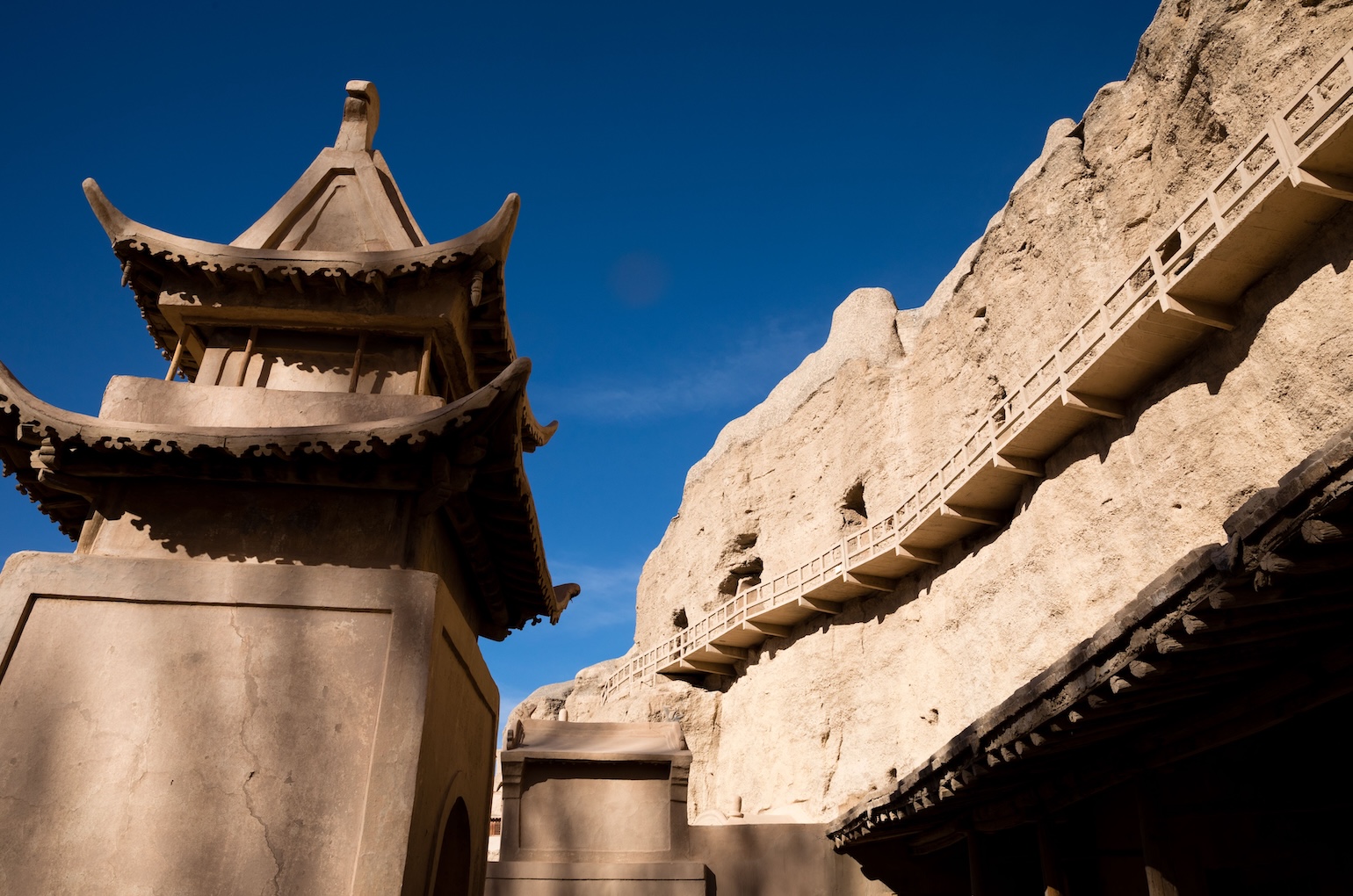 Beauty of Dunhuang: Presenting Humanistic Aesthetic in  Commonweal Way