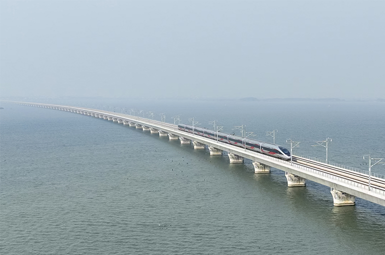 New High-Speed Rail Link Helps to Join Up Yangtze River Delta Region