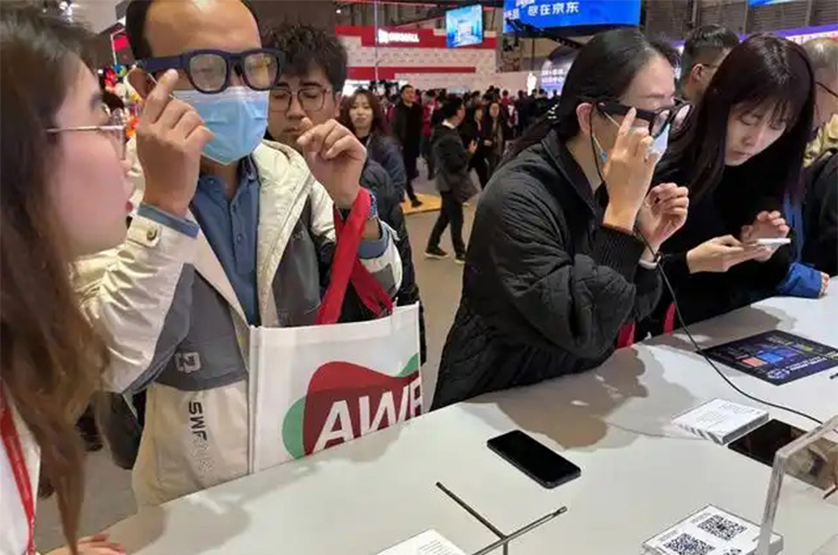 Chinese AR Glasses Outsell Apple’s Vision Pro Amid Market Boom