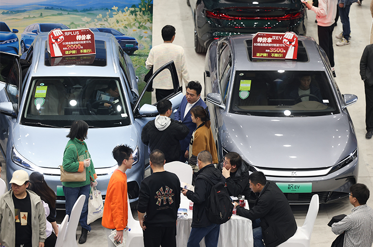 BYD Exceeds 2024 Sales Target by 19%, Enters 2025 With Price Cuts