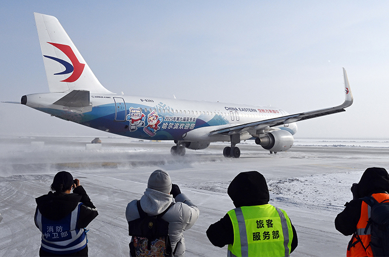 Overexpansion Concerns Arise After Three Chinese Airports Open New Runways on Same Day