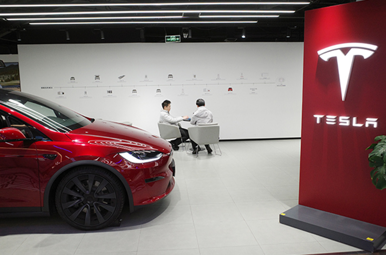 Tesla Rolls Out Biggest-Ever Discounts as Price War Heats Up in China’s Auto Market