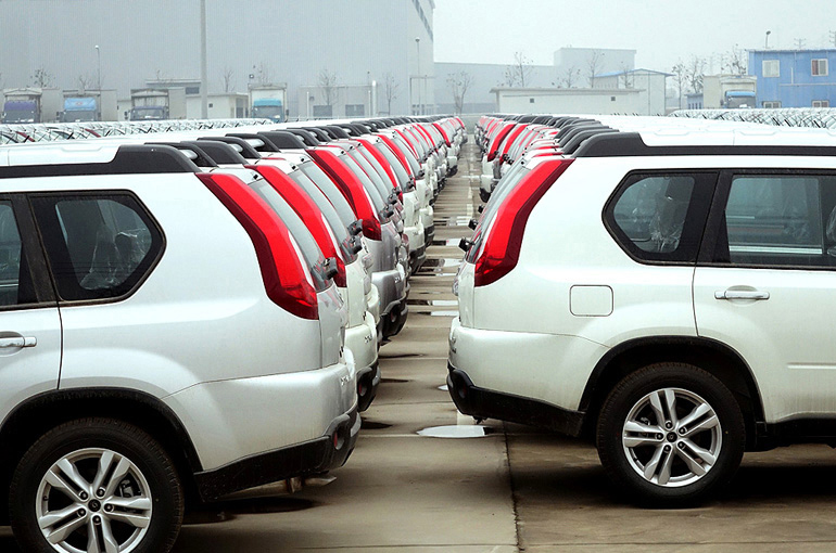 China's Retail Car Sales Log 32% Month-on-Month Fall in January After Year-End Deals