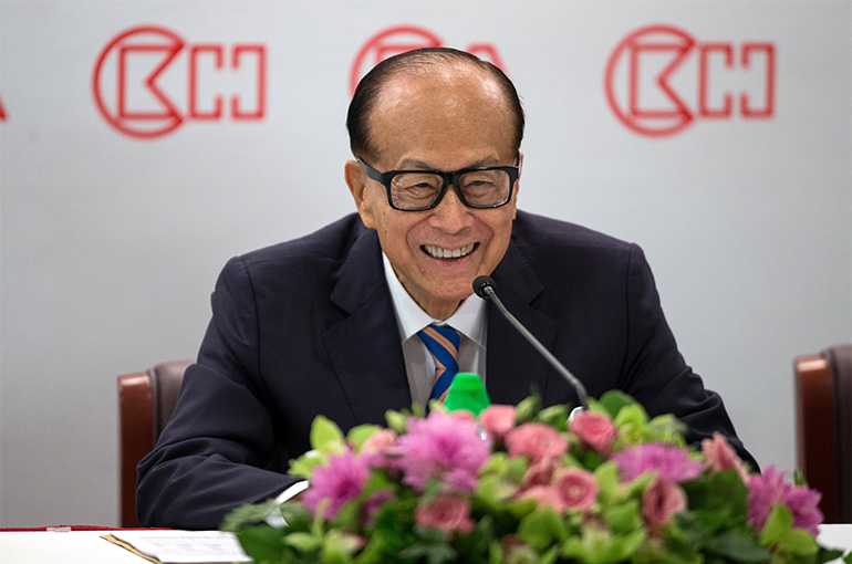 Li Ka-shing’s CK Hutchison Soars After Pulling Out of Panama via USD19 Billion Port Asset Sale