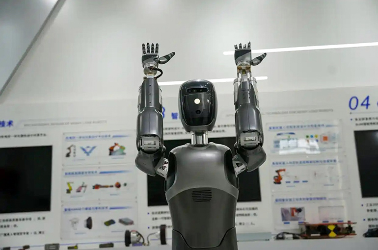 China’s Midea Shows Off Prototype Humanoid Robot, Sets Up Innovation Center