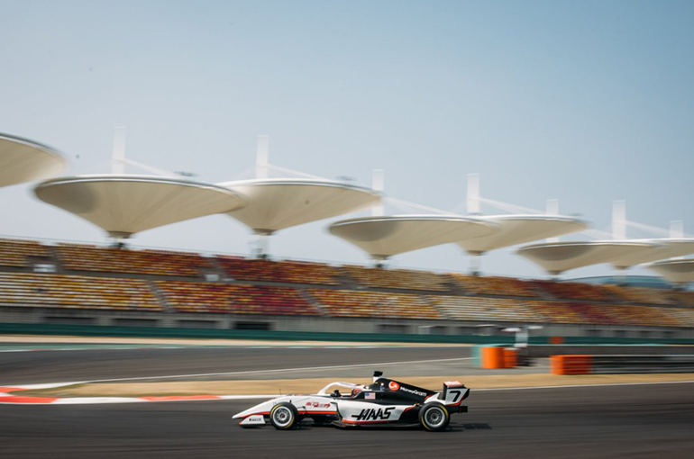 Chinese Grand Prix Draws Record Crowd of Over 220,000