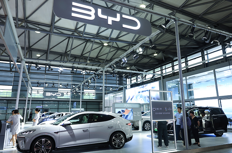 BYD Falls Despite Chinese NEV Giant Growing Annual Profit 34%, Overtaking Tesla by Revenue