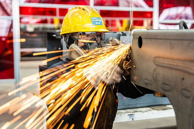 China’s Manufacturing, Services Growth Slows in April, Caixin PMI Shows