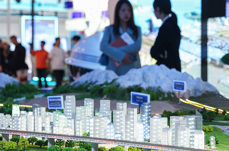 Up-Market Properties Keep Shanghai’s Housing Market Humming