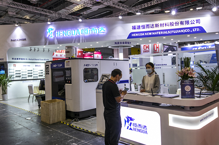 China’s Hengerda Jumps by Limit on Plan to Buy German Grinding Machinery Firm SMS