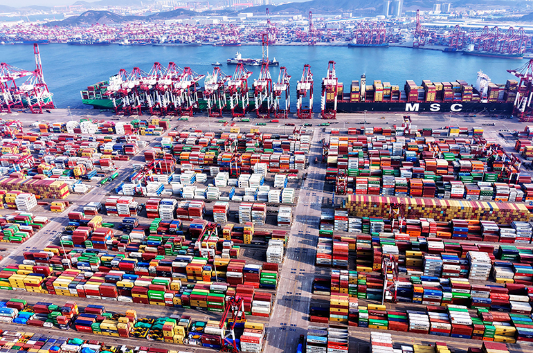 Chinese Exporters Rush to Book Cargo Space After China-US Trade Breakthrough