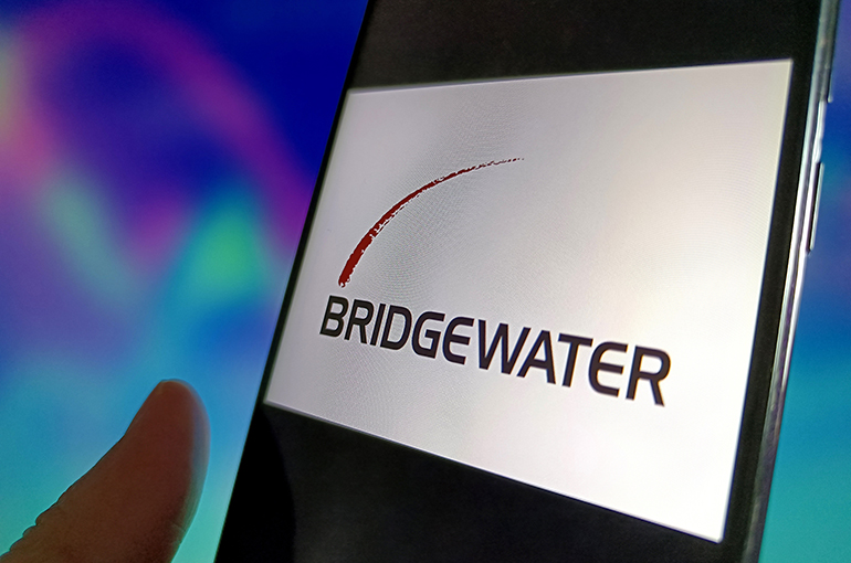 US Hedge Fund Bridgewater Lifts Stakes in Alibaba and Baidu, Buys Back Into JD.Com