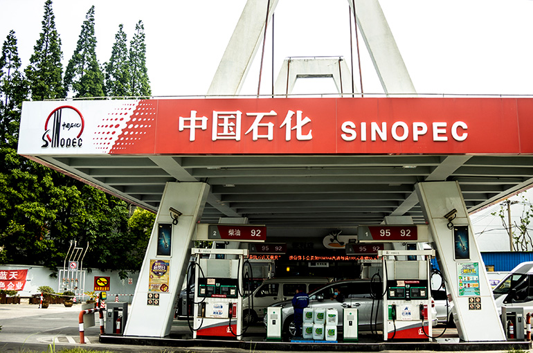 Sinopec Buys Into CATL; Duo to Build 10,000 EV Battery Swap Stations Together