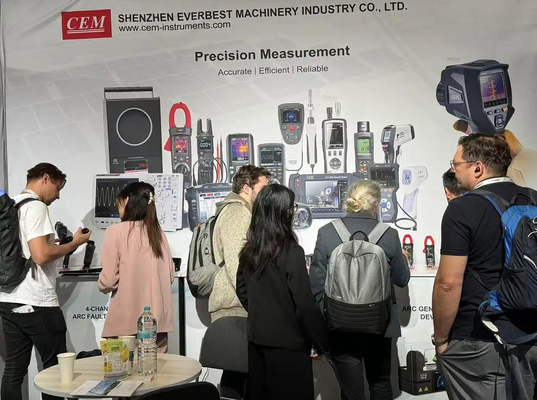 China's Industrial Product Exporters Team Up With E-Retailers to Crack Home Market