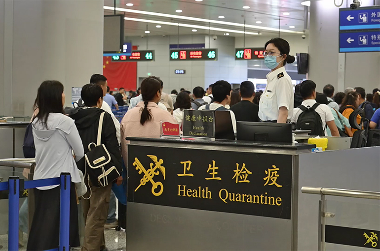 Shanghai Airports Log Record Passenger Count in First Five Months on Visa-Free, Tax-Refund Policies