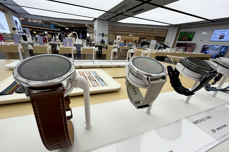 Chinese Gov’t Subsidies Fuel 38% Surge in Wrist-Worn Device Sales in First Quarter, IDC Says