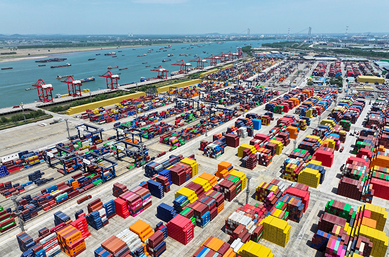 Port Economy Grows 6% in China’s Seaport Cities in 2024, Study Finds