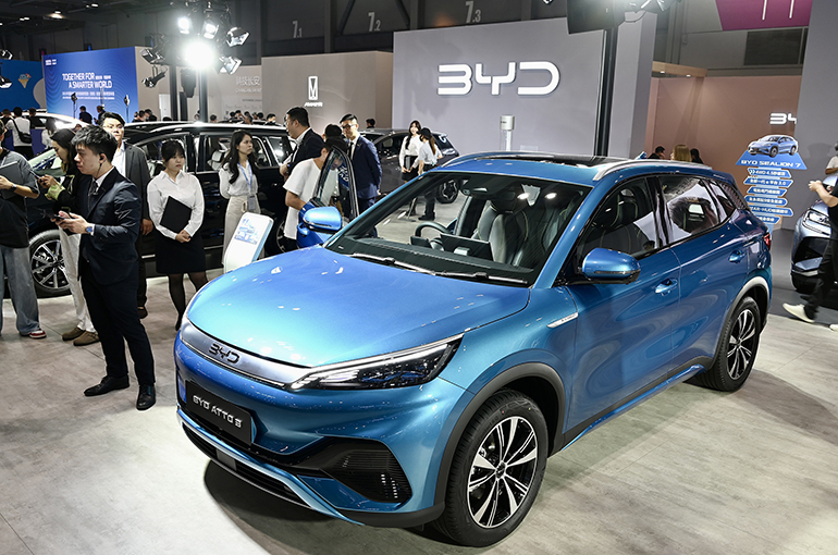 SAIC, BYD, Other Chinese Carmakers Take the Stage at Hong Kong’s First Auto Expo